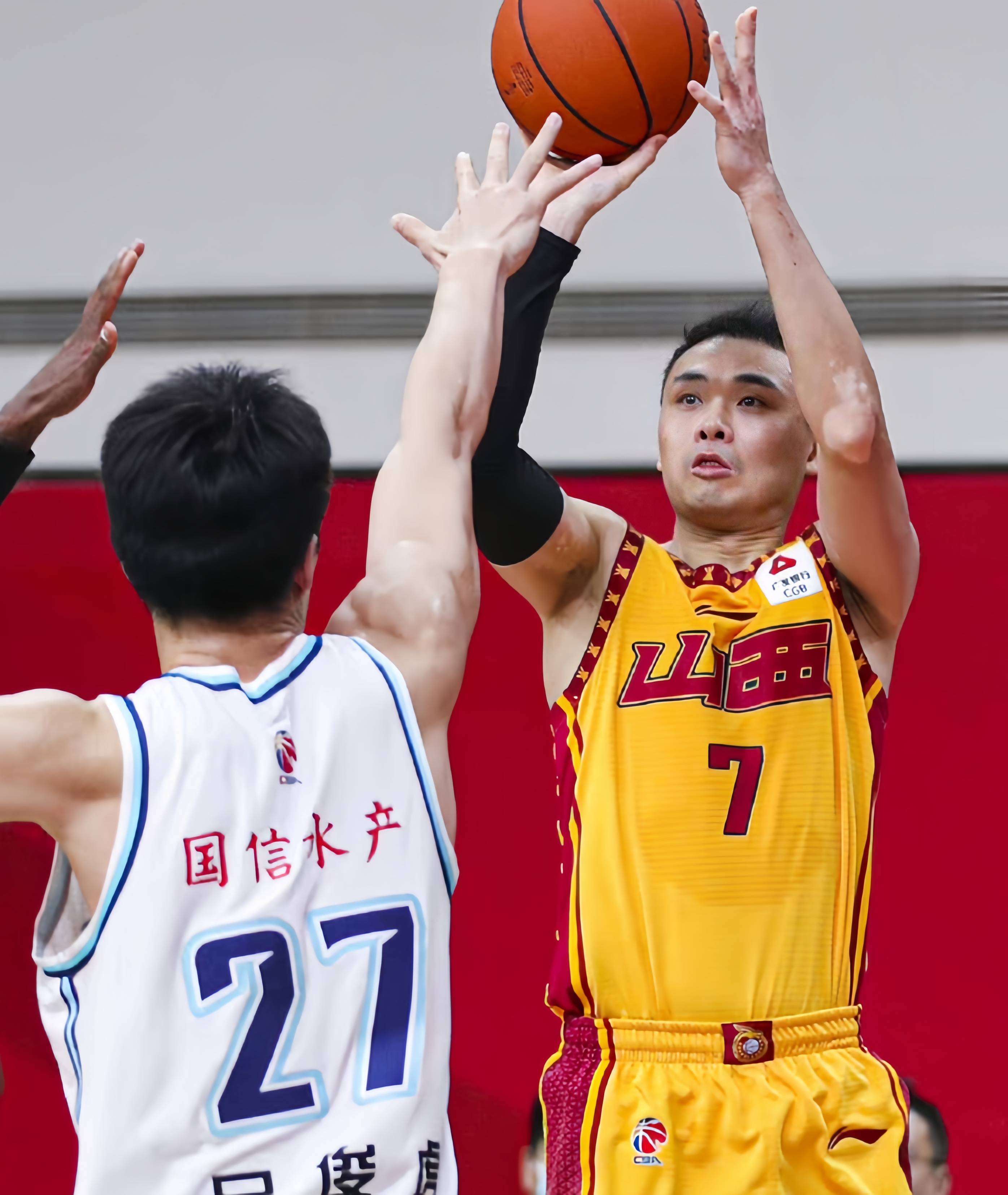热血对决：青岛对阵辽宁，谁能笑到最后的简单介绍