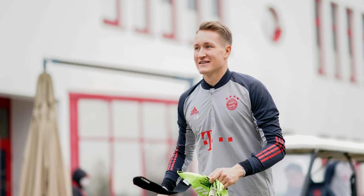 沙尔克在主场强势击败对手，自信新赛季表现的简单介绍