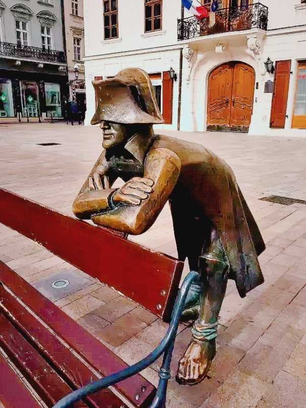 匈牙利前锋神秘受伤,备战巴尔干球队 匈牙利前锋神秘受伤,备战巴尔干球队