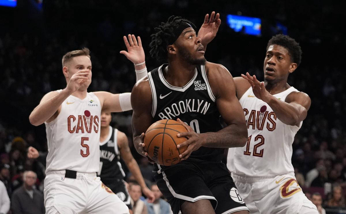 篮网队客场不敌开拓者队失利 