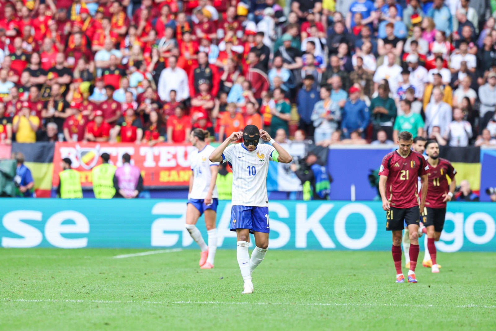 意大利失球后惊险获胜，提前出线欧洲决赛 